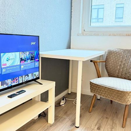 Apartments Im Herzen Von Neumuenster Innenstadt & Hbf Fusslaeufig, Mit Privatparkplatz Экстерьер фото
